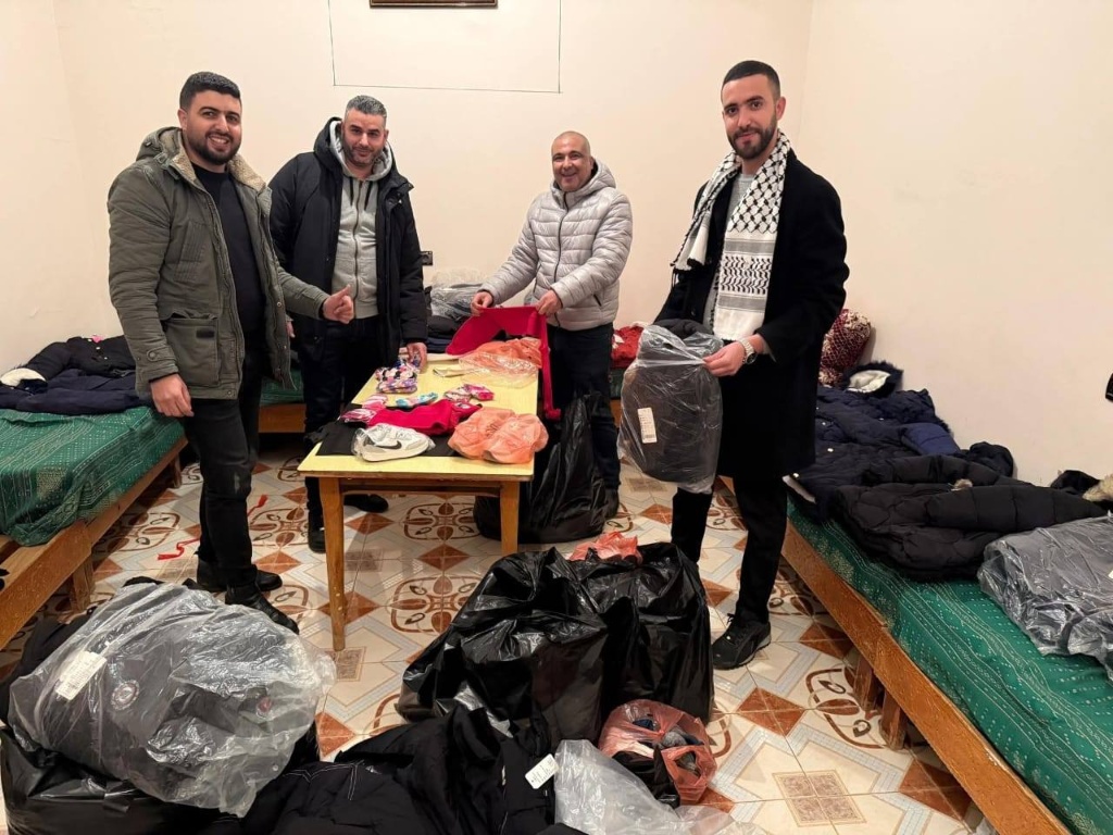 توزيع المساعدات